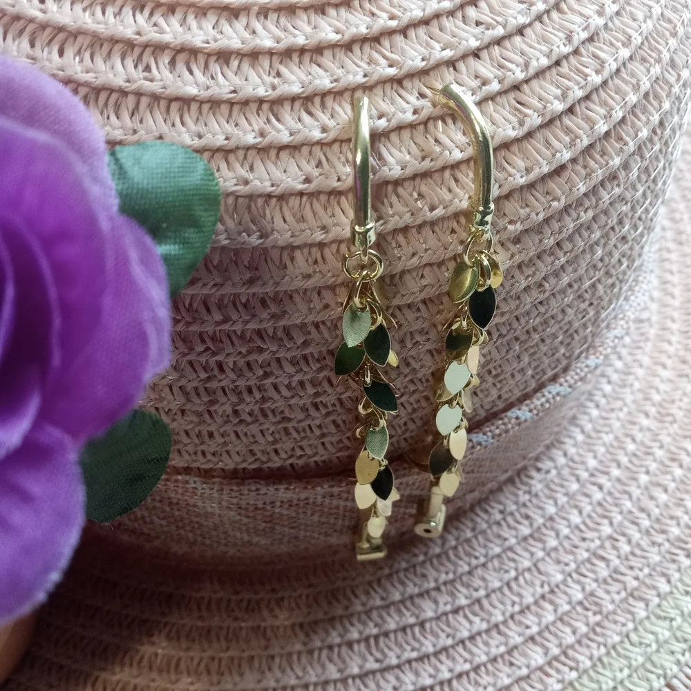 Gold Drop Sequin earrings - Picture 3 of 5